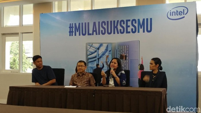 Lewat workshop #MulaiSuksesmu, Intel mendorong mahasiswa memanfaatkan teknologi untuk berkarier (Foto: Tri Ispranoto/detikcom) Lewat workshop #MulaiSuksesmu, Intel mendorong mahasiswa memanfaatkan teknologi untuk berkarier (Foto: Tri Ispranoto/detikcom)