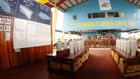 Nah inilah dive center di Seaventures Dive Rig. Lokasi Seaventures Dive Rig dekat dengan spot-spot diving keren sekitar Pulau Sipadan, Mabul dan Kapalai (Seaventures Dive Rig)