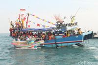 Ini Filosofi dan Makna Nasi Tumpeng yang Dilarung dalam Tradisi Sedekah Laut