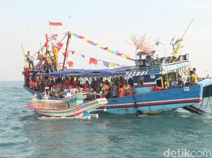 Jangan Salah Paham dengan Sedekah Laut, Ini Nilai Positifnya