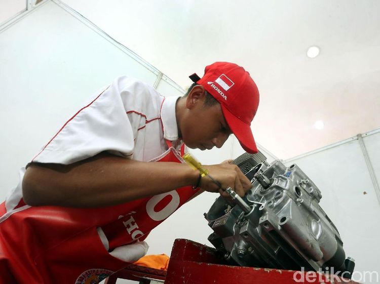 Adu Keterampilan Teknik Siswa SMK Honda