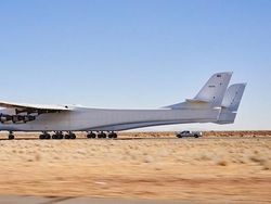 Warisan Terakhir Paul Allen: Pesawat Terbesar Sejagat