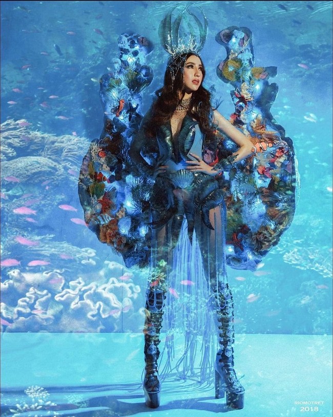 Setelah selesai dipakai untuk kompetisi Miss Grand International 2018, kostum nasional yang dipakai Nadia ini akan dilelang. Dan hasil penjualan dari lelang tersebut akan didonasikan untuk membantu masyarakat Lombok. Foto: Dok. Rio Motret