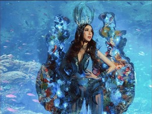 Meriah & Seksi, Gaya Nadia Pakai Kostum Nasional di Miss Grand International