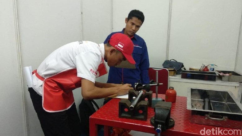 Mendongkrak Partisipasi Kerja Lulusan SMK Mendongkrak Partisipasi Kerja Lulusan SMK