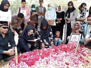 Emosional! Roro Fitria Rela Bertukar Nyawa dengan Ibunda