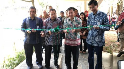 Momen Peresmian Renovasi Kantin FISIP UI