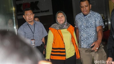 Bupati Bekasi Ditahan KPK