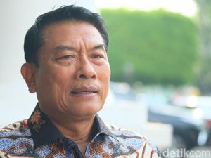 Jokowi Dilaporkan ke Bawaslu karena Suramadu, Moeldoko: Kampungan