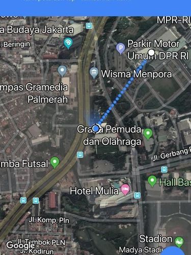 Gambaran posisi lapangan tembak Senayan dengan gedung DPR yang terkena peluru nyasar