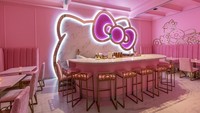 Mampir ke Hello Kitty Cafe paling seru bareng teman-teman. Pengunjung bisa habiskan waktu santai di sini sambil selfie hingga puas! Foto: Instagram hellokittycafe