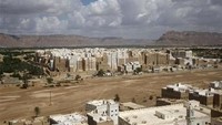 AMat disayangkan jika terorisme menyebabkan suatu keajaiban dunia berhenti dikunjungi wisatawan. Data di atas dipublikasi oleh CNN dan Reuters pada tahun 2010 dan 2008 (Khaled Abdullah/REUTERS)