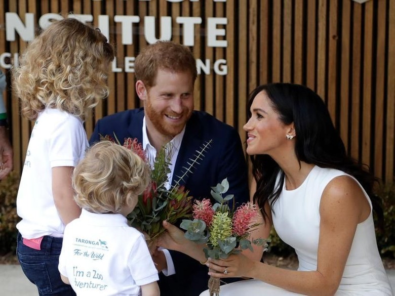 Hadiah Pertama Buat Meghan Markle Usai Umumkan Kehamilan Hadiah Pertama Buat Meghan Markle Usai Umumkan Kehamilan