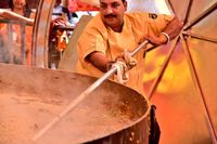 Chef Ini Pecahkan Rekor Dunia dengan Masak 3000 kg Nasi Khas India