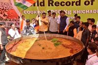 Chef Ini Pecahkan Rekor Dunia dengan Masak 3000 kg Nasi Khas India