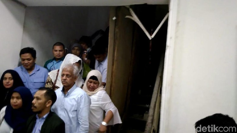 Nanik Bungkam Usai Diperiksa soal Ratna, Pengacara: Dia Capek Puasa Nanik Bungkam Usai Diperiksa soal Ratna, Pengacara: Dia Capek Puasa