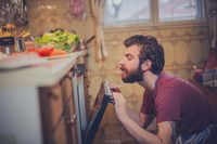 5 Makanan Unik di Penjara, Mie Instan hingga Hasil Masakan Sendiri
