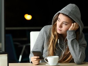 Hati-hati Mblo, Sering Kesepian Tingkatkan Risiko Mati Muda