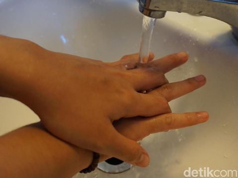 Kulit Kering Karena Terlalu Sering Mencuci Tangan? Begini Solusinya