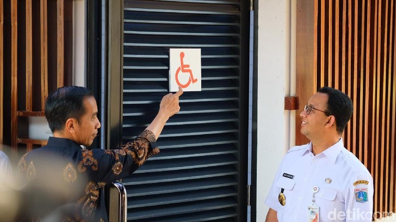 Bareng Anies, Jokowi Cek Fasilitas Penyandang Disabilitas di GBK Bareng Anies, Jokowi Cek Fasilitas Penyandang Disabilitas di GBK