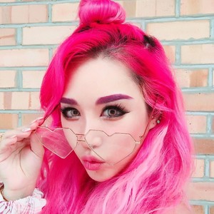 Wanita Ini Bikin Makeup Seram Tiru Wajah Istri Mantan PM Malaysia Wanita Ini Bikin Makeup Seram Tiru Wajah Istri Mantan PM Malaysia