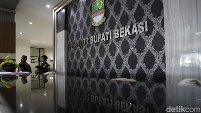 Bupati Bekasi Ditangkap KPK, Ruang Kerjanya Sepi