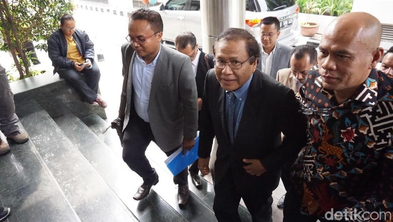 Rizal Ramli Polisikan Surya Paloh, Tuntut Ganti Rugi Rp 1 T Rizal Ramli Polisikan Surya Paloh, Tuntut Ganti Rugi Rp 1 T