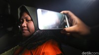 Neneng merupakan orang kedelapan yang ditahan dari sembilan tersangka dalam perkara itu. Seorang lagi yang belum ditahan yaitu Neneng Rahmi.