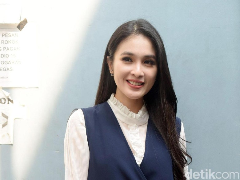 Rayakan Ultah Anak, Sandra Dewi Boyong Keluarga ke Disneyland Tokyo Rayakan Ultah Anak, Sandra Dewi Boyong Keluarga ke Disneyland Tokyo