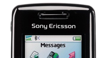 Sony Ericsson T610, sebuah ponsel dengan kamera 0,1 megapixel yang dirilis berbarengan dengan seri T310 pada bulan Maret 2003. (Foto: Sony Ericsson/Getty Images)