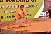 Chef Ini Pecahkan Rekor Dunia dengan Masak 3000 kg Nasi Khas India