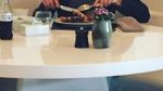 Pose Daniel Radcliffe, Harry Potter yang Suka Makan Sendirian