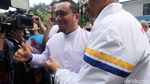 Diperiksa Kasus Hoax Ratna, Dahnil Anzar Pose Dua Jari