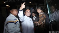 Koordinator juru bicara Badan Pemenangan Nasional (BPN) Prabowo Subianto-Sandiaga Uno itu  tiba di Mapolda Metro Jaya, Jalan Jenderal Sudirman, Jakarta, Selasa (16/10/2018) pukul 10.00 WIB.