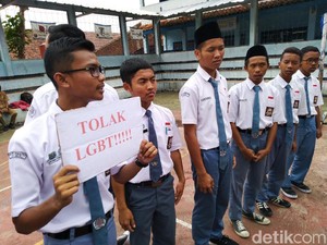 Pelajar Ciamis Deklarasi Tolak LGBT
