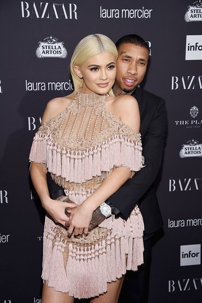Tyga dan Kylie Jenner kencan pada 2015. Tak lama setelahnya, keduanya dikabarkan putus-nyambung hingga pada April 2017, pasangan muda ini benar-benar berpisah dan kini Kylie memiliki anak dari Travis Scott. Foto: Getty Images