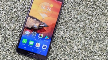 Soal spesifikasi lain, Advan G3 hadir dengan layar berukuran 5,9 inci dengan panel IPS beresolusi HD+ 1440x720, yang ditenagai prosesor octa-core Mediatek 6750 dengan clock speed 1,5 GHz. Foto: Fino Yurio Kristo