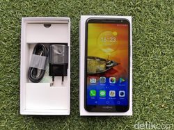Unboxing Advan G3, Ponsel Bersuara Harman Kardon