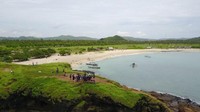 Inilah Tanjung Aan yang terletak di Mandalika, Nusa Tenggara Barat. Kalau mau nonton MotoGP tahun 2021 mendatang, sekalian jalan-jalan ke sini nanti ya! (Fraga/detikTravel)