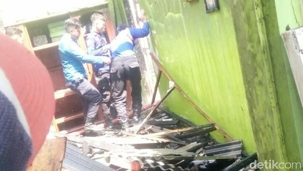 Kebakaran ludeskan rumah di Situbondo/