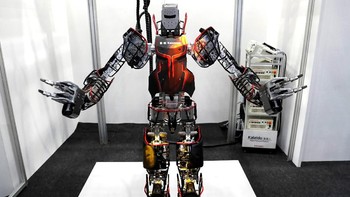 Salah satu alasan diselenggarakannya World Robotic Summit 2018 adalah untuk semakin meningkatkan penelitian dan pengembangan robotik tak hanya di Jepang tetapi di dunia. Pengembangan robot dianggap dapat menjadi solusi untuk membantu manusia dalam melaksanakan aktivitas sehari-hari atau dalam waktu tertentu. Kyung-Hoon/Reuters.