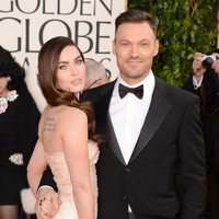 Megan Fox dan Brian Austin Green berpacaran pada 2004 dan tunangan di 2006. Keduanya lalu putus pada 2009, tapi tak berapa lama kembali bersama dan menikah di 2010. Pada Agustus 2015, Megan mengajukan cerai namun di 2016, pasangan selebriti ini balikan dan kini sudah memiliki tiga anak. Foto: Getty Images