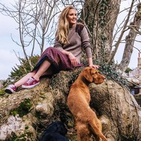 Sedangkan untuk urusan kecantikan, Melissa mengaku tak banyak pakai makeup. Namun penjepit bulu mata elektrik wajib dipakainya. Di keseharian, wanita tersebut hanya mengandalkan pembersih, pelembap, dan serum sebagai perawatan wajah. Foto: Instagram @mistaminaofficial