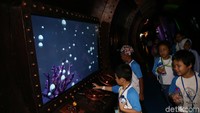 Jakarta Aquarium bukan hanya tempat wisata, tetapi pusat edukasi dan konservasi bagi berbagai satwa air dunia (Agung Pambudhy/detikTravel)