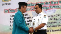 Anies juga berpesan agar guru madrasah tidak kalah bersaing di era digital yang sudah mendunia.