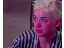 Deretan Meme Kocak YouTube Tumbang