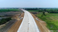 Pengerjaan konstruksi di lokasi tersebut terus dilakukan tanpa henti. 