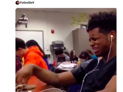 Deretan Meme Kocak YouTube Tumbang