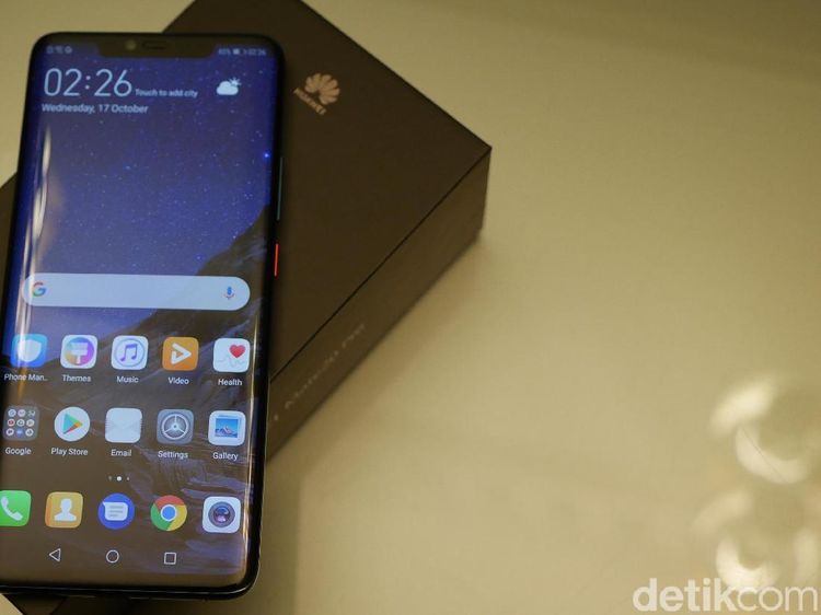 Unboxing Huawei Mate 20 Pro yang Punya 3 Kamera Leica