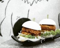 Di 10 Tempat Ini Ada Burger dengan Roti Unik dan Isian Lezat (1)